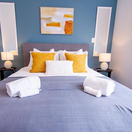 Glamorous 2 Bed Cbd Townhouse W/King Bed Крайстчърч Екстериор снимка